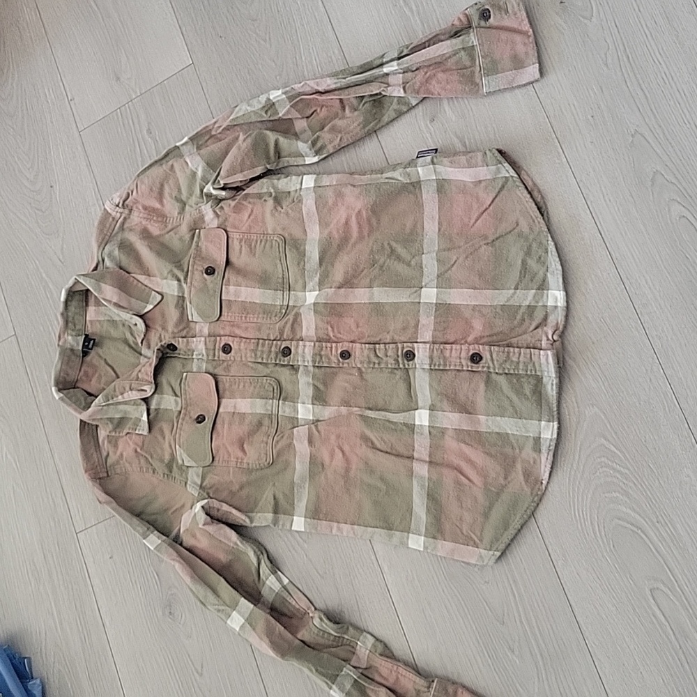 Patagonia button up shirt